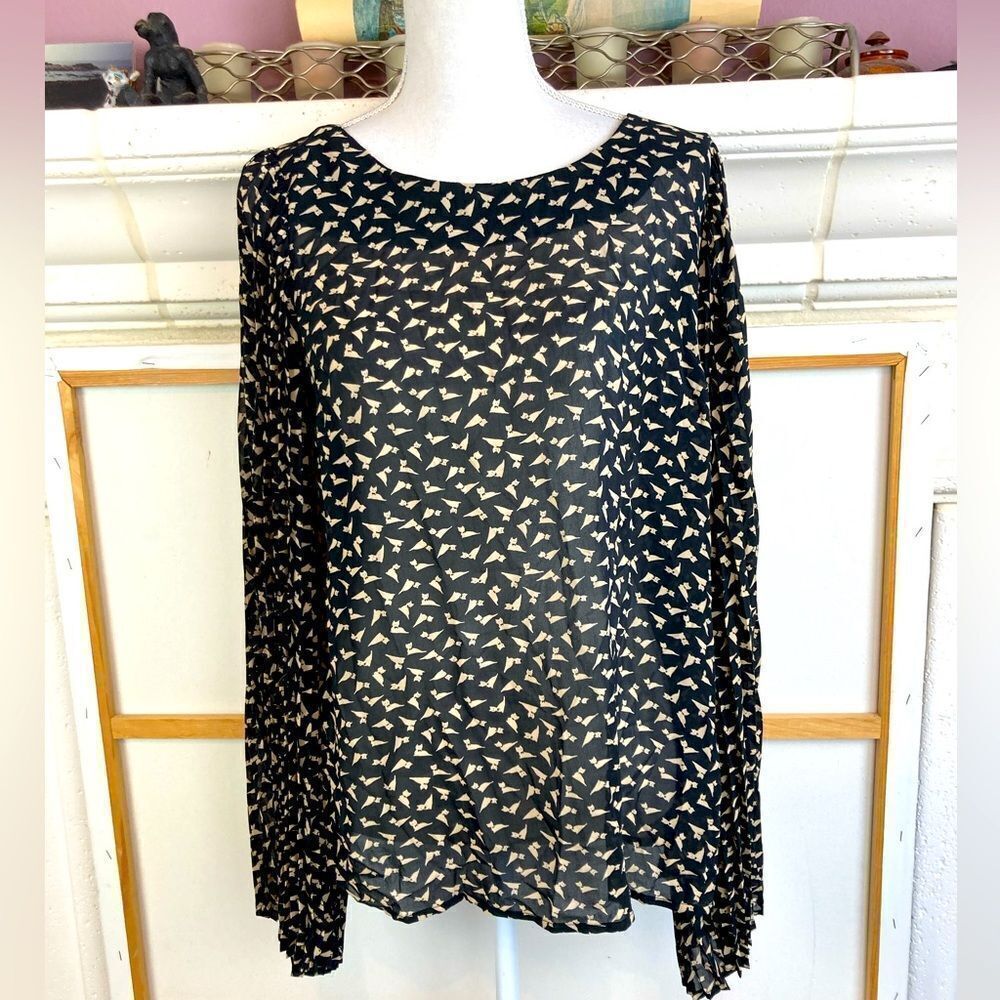 Esley NWT sheer blouse w/ full accordion pleated sleeves cat print